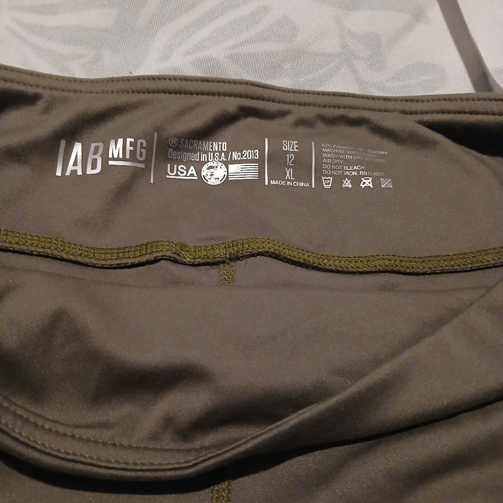 I am Becoming MFG Brand Ladies Green Workout Shorts. NWT. Size XL (12) - Picture 6 of 9